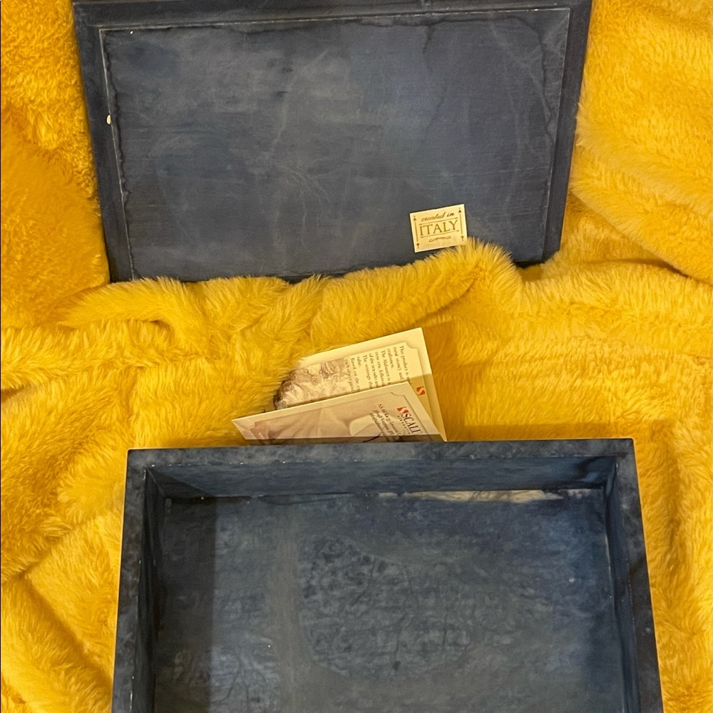 Alabaster Decorative Box - Picture 5 of 9